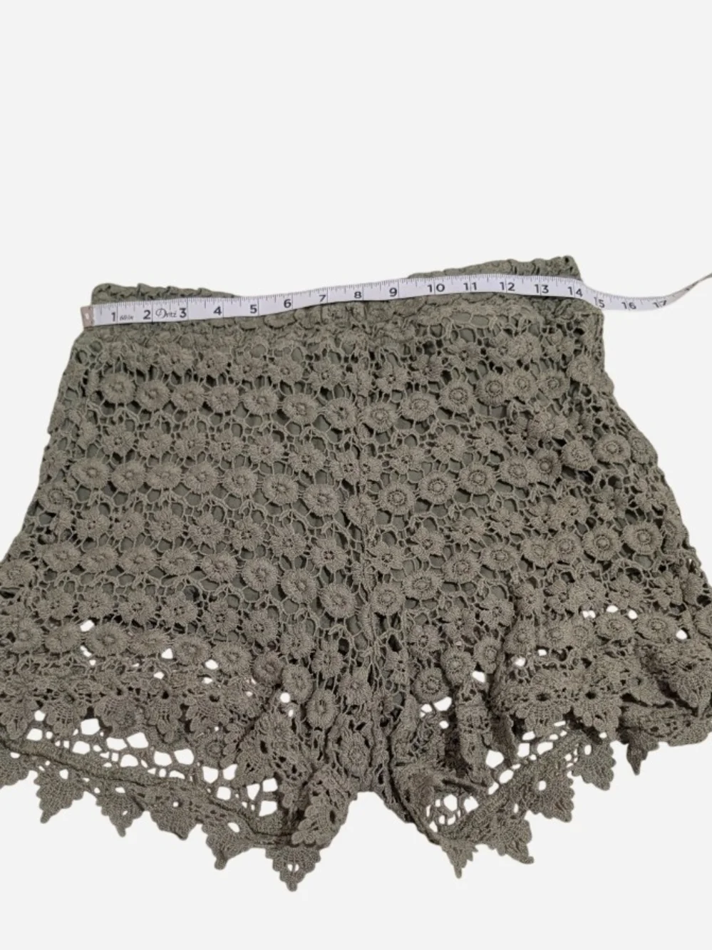 Pre-owned Wallflower Olive Green Crochet Lace Shorts